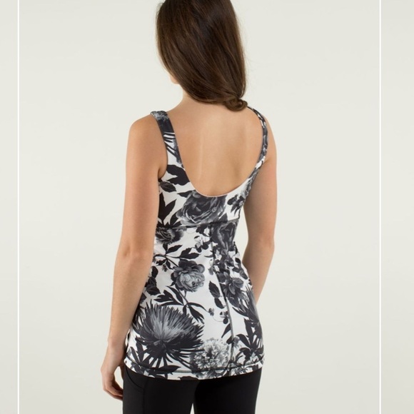 LULULEMON Aria Tank II, Brisk Bloom Black White / White Floral, Size 6 - Picture 2 of 10